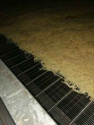 Equipamento de secagem contínua de tiras para produção de gelatina