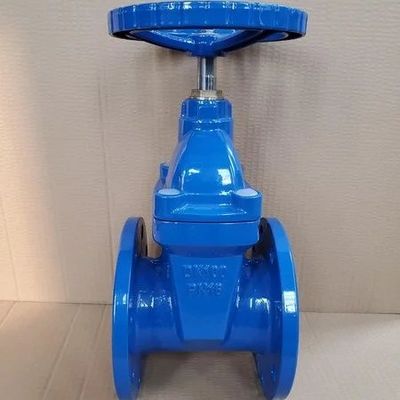 Válvula de porta pneumática para regulação de fluxo em ambientes industriais