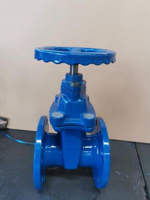 Válvula de porta pneumática para regulação de fluxo em ambientes industriais