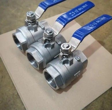 Válvula de esferas NPT/BSP DN15 para aplicações industriais/sanitárias de aço