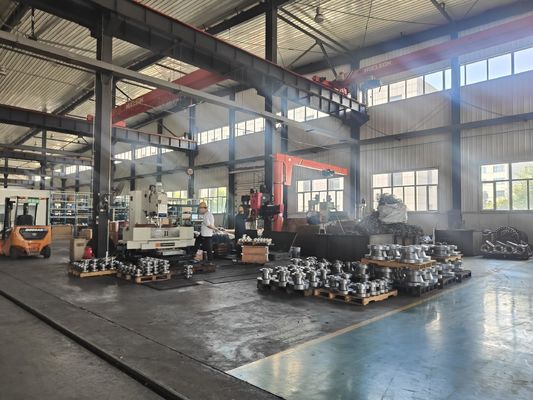 Verifique a estrutura da válvula de esferas de trunnião de aço carbono 2PC com design seguro contra incêndio